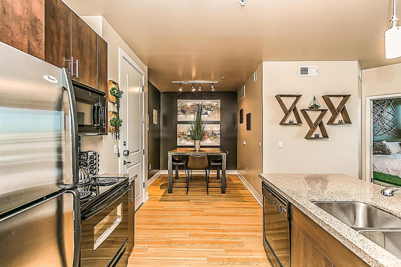 Shopping & Dining 1 Mile - 24 Hour Pool With Parking - 4036 Villa Phoenix Exteriör bild