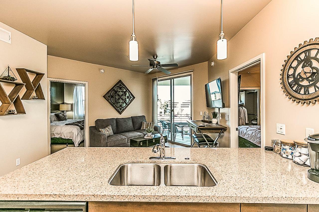 Shopping & Dining 1 Mile - 24 Hour Pool With Parking - 4036 Villa Phoenix Exteriör bild